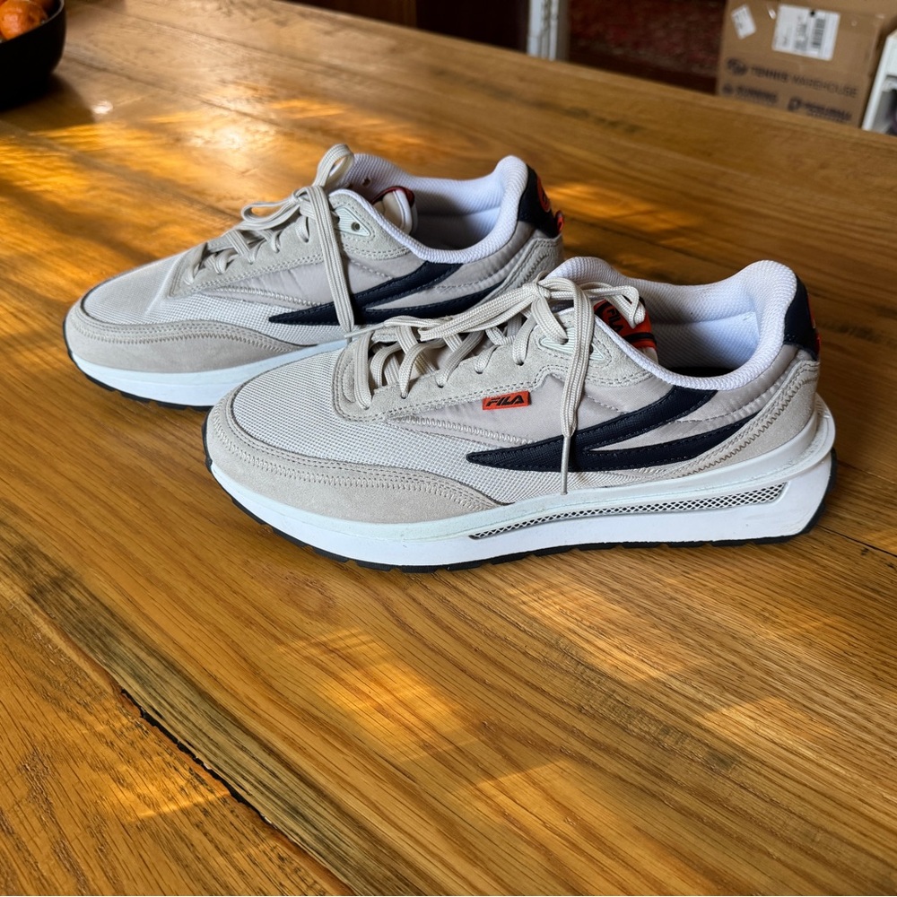 Like new-men’s Fila Renno sneakers